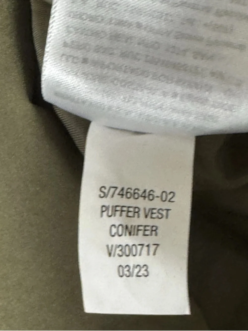 Old Navy Men's Puffer Vest Medium Full Zip Pockets Olive Green Recycled NWOT